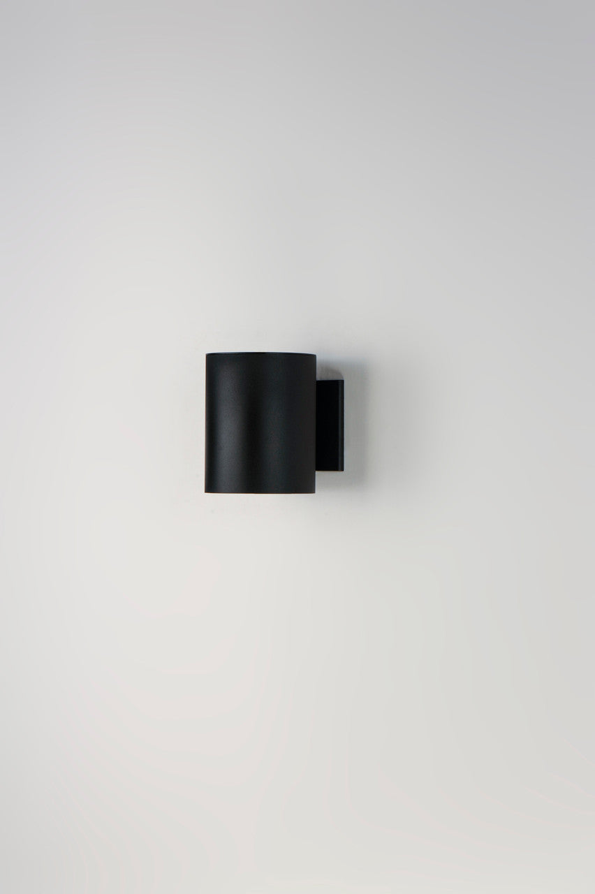 Maxim Outpost 1-Light 7.25"H Outdoor Wall Sconce in Black 26101BK