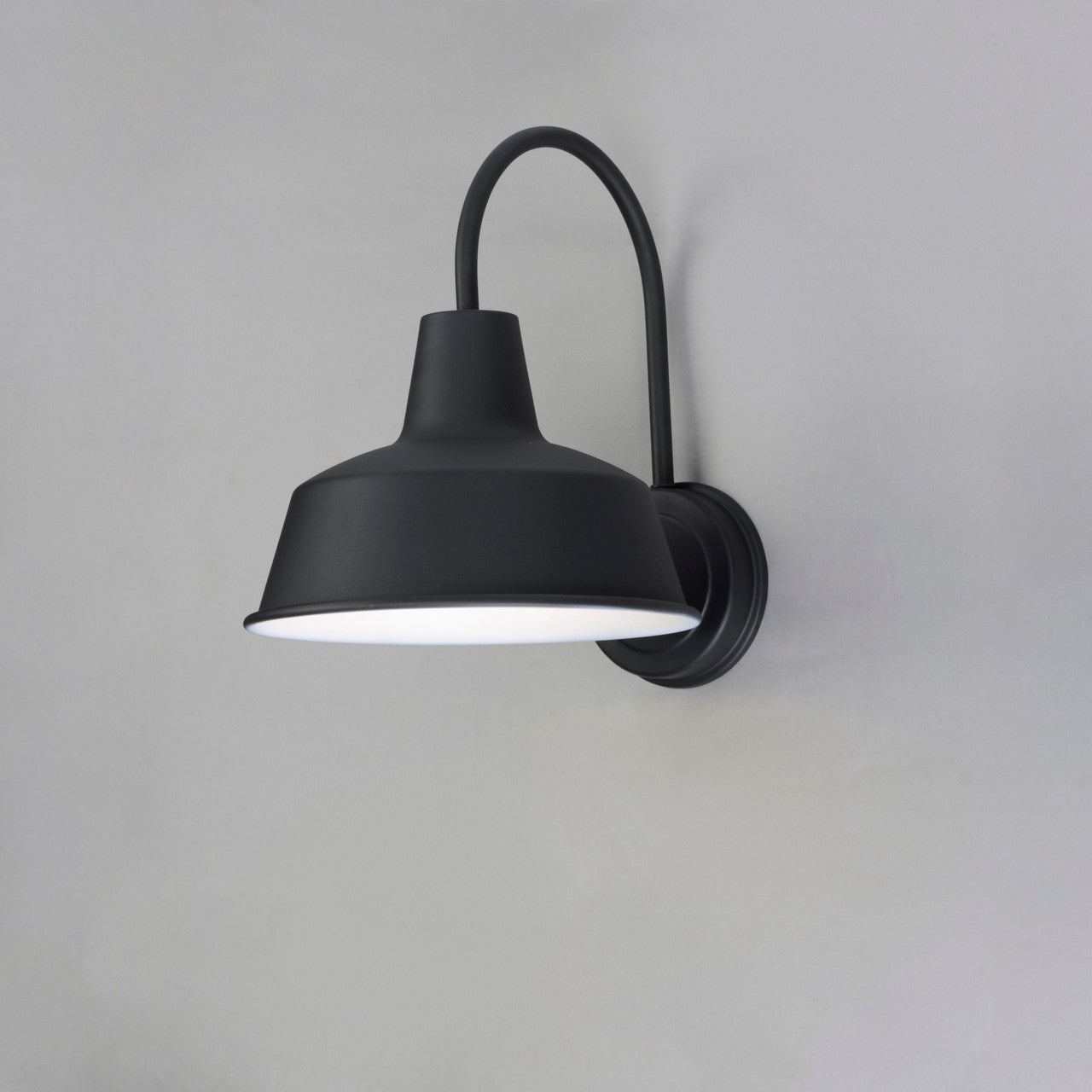 Maxim Pier M 1-Light Outdoor Wall Sconce in Black 35016BK