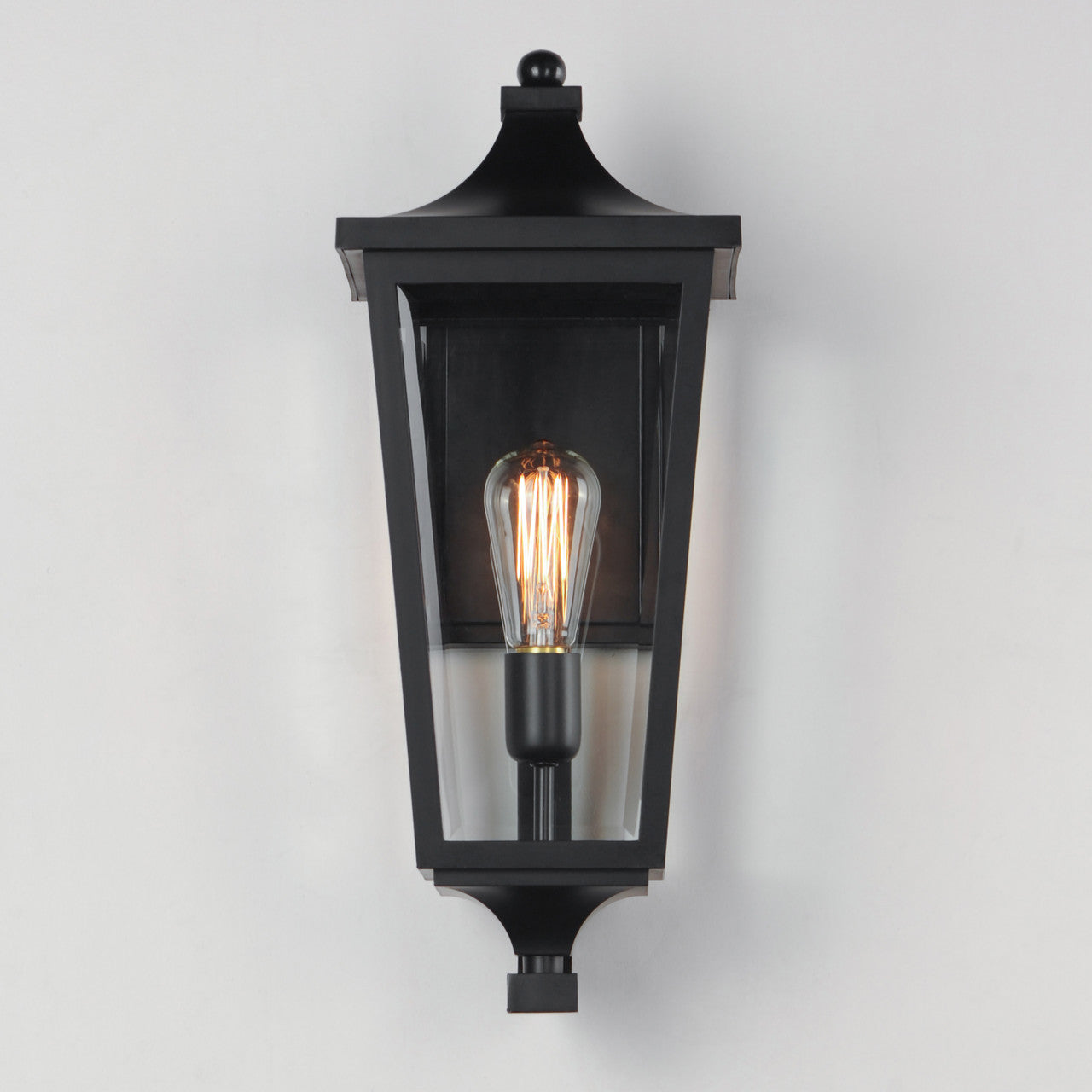 Maxim Sutton Place VX 1-Light Outdoor Sconce in Black 40233CLBK