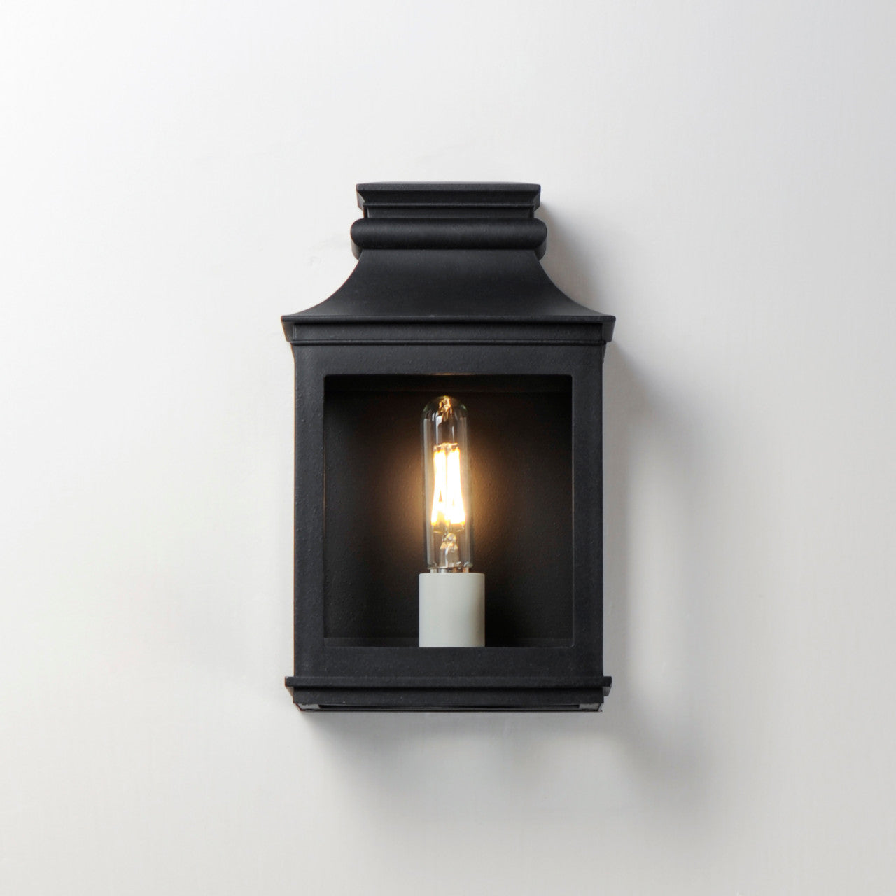 Maxim Savannah VX Small Outdoor Sconce in Black Oxide 40912CLBO