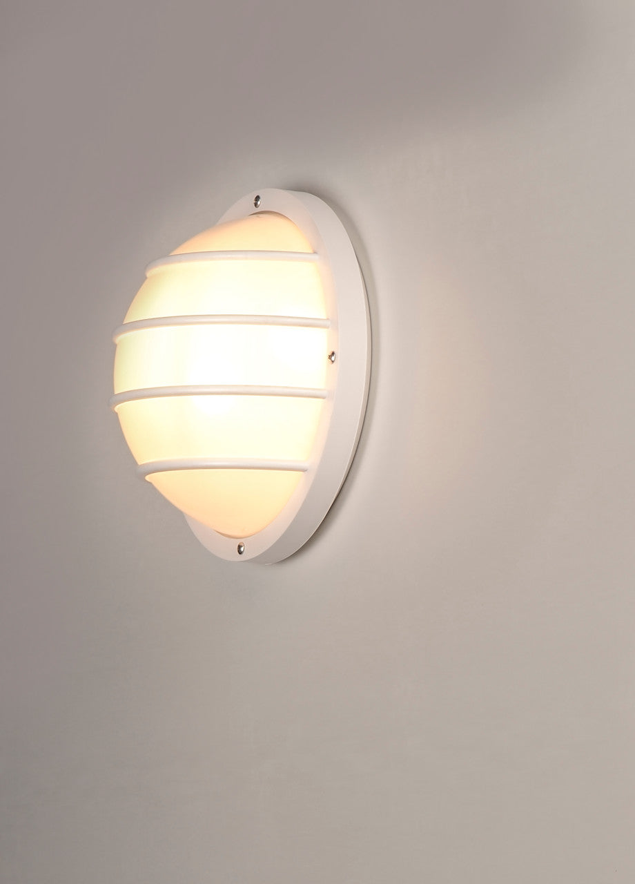 Maxim Bulwark 1-Light LED Outdoor Wall Sconce in White 51112FTWT