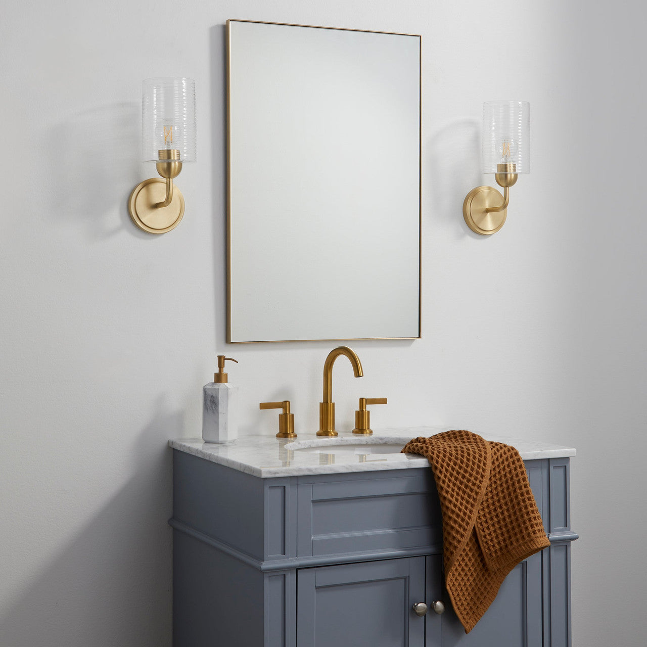 Quorum  Charlotte 1 Light Vanity Wall Mount Ribbed Glass - Aged Brass 598-1-80