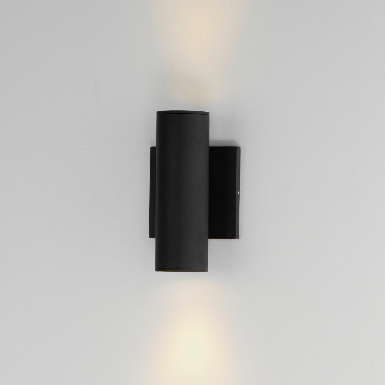 Maxim Calibro 7.5" LED Outdoor Sconce in Black 86431BK