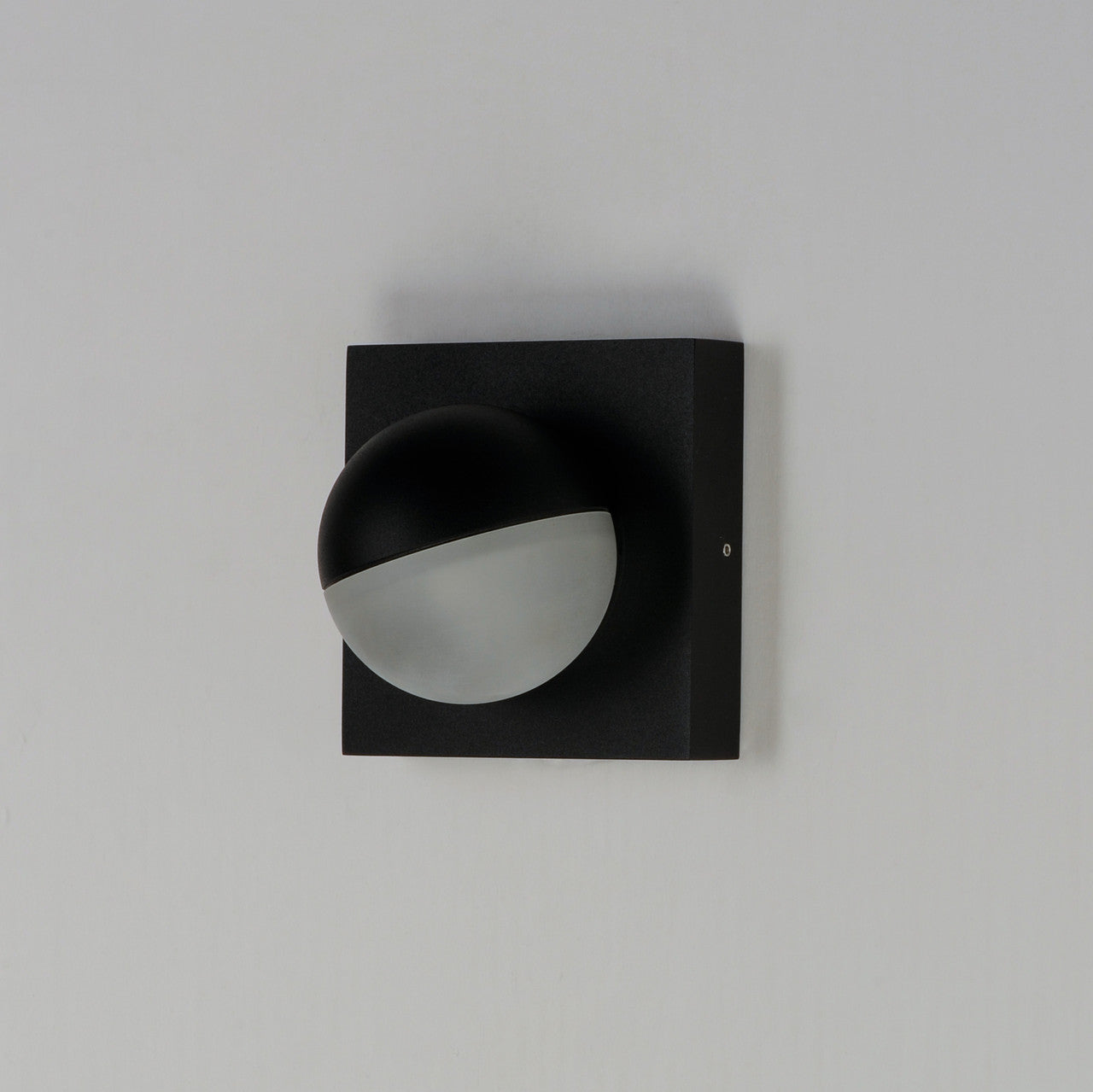 ET2 Contemporary Lighting Alumilux: Majik LED Wall Sconce in Black E41326-BK