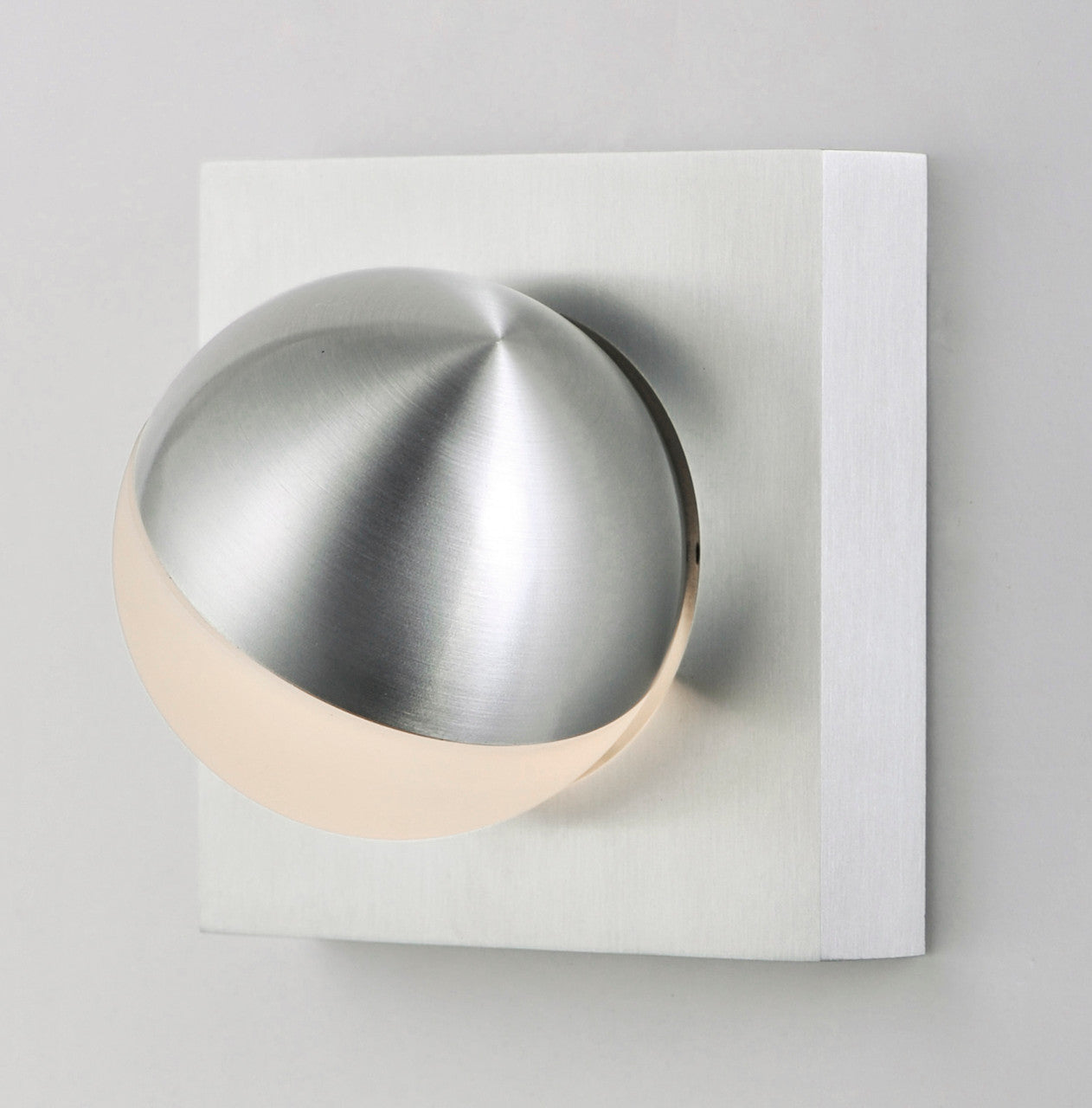 ET2 Contemporary Lighting Alumilux: Majik LED Wall Sconce in Satin Aluminum E41326-SA