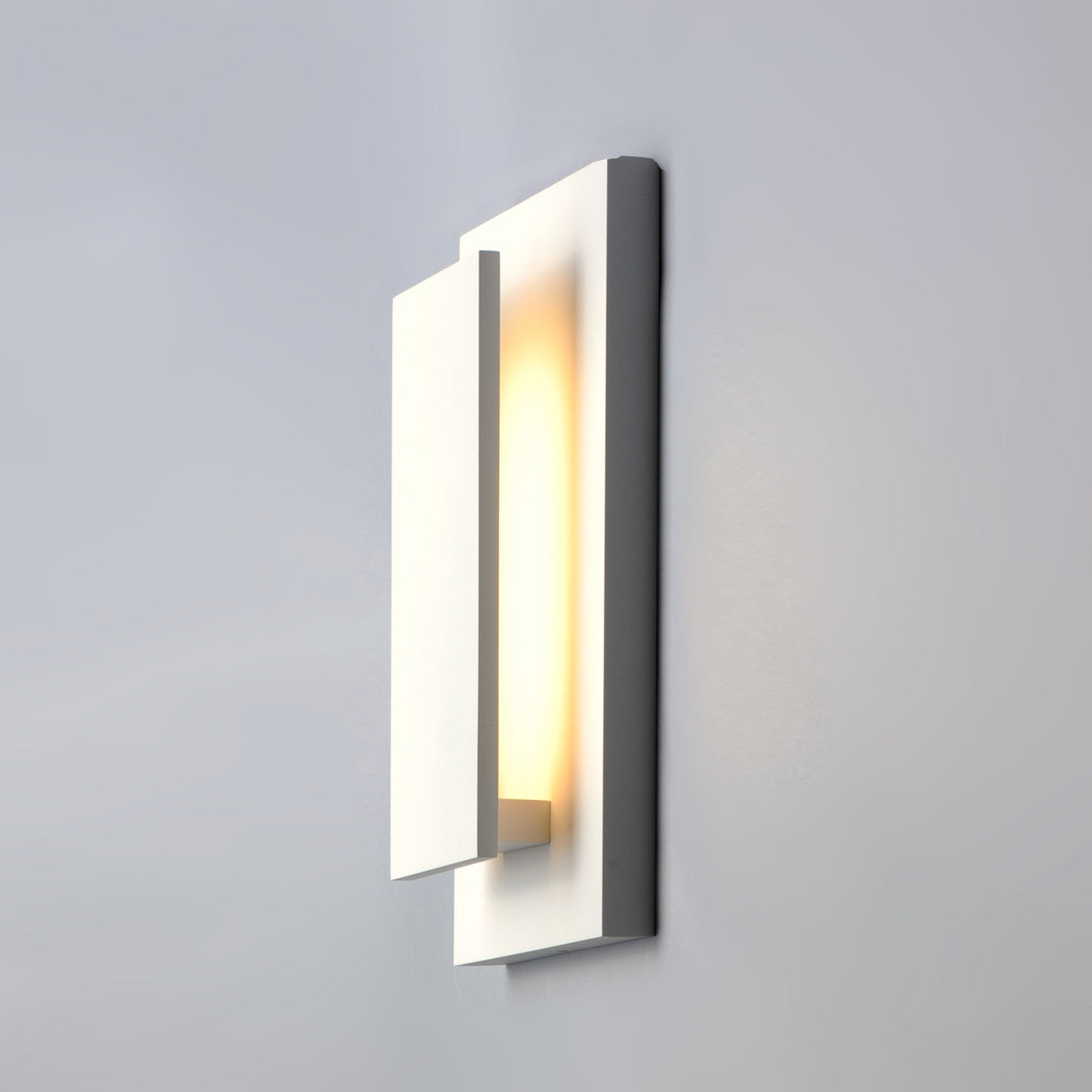 ET2 Contemporary Lighting Alumilux: Piso LED Outdoor Wall Sconce in White E41335-WT