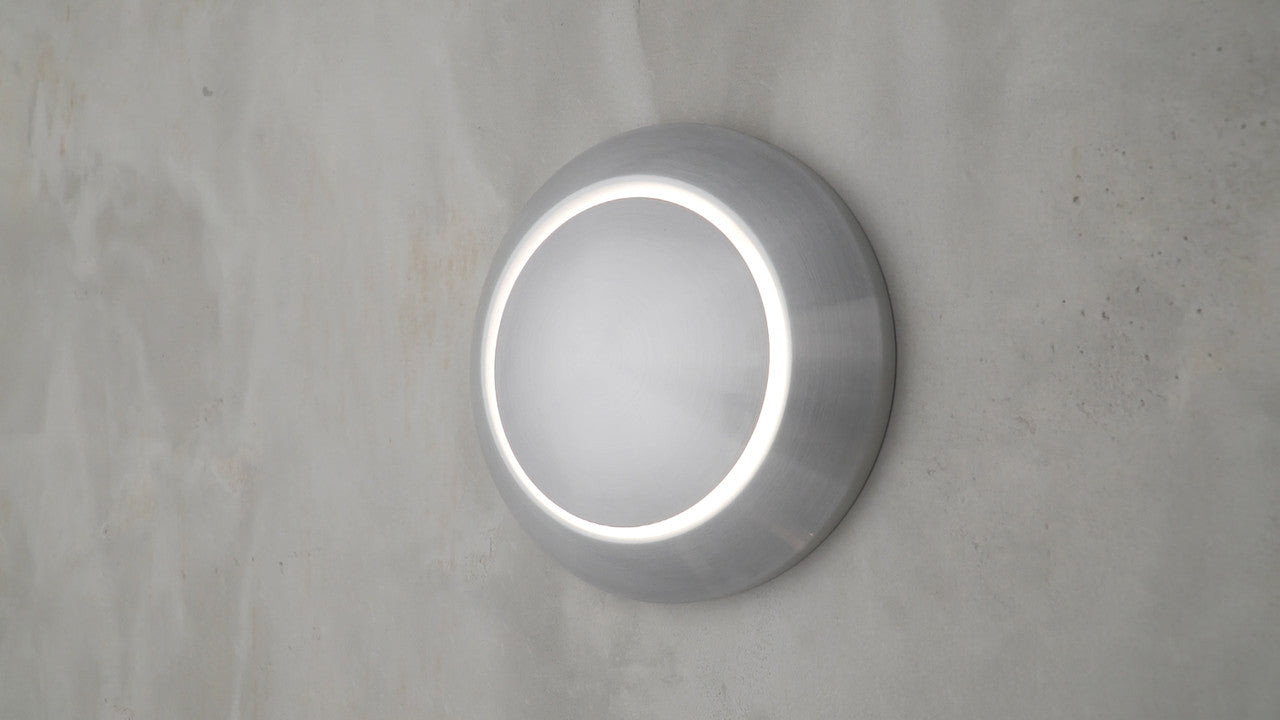 ET2 Contemporary Lighting Alumilux: Fulcrum LED Outdoor Wall Sconce in Satin Aluminum E41375-SA