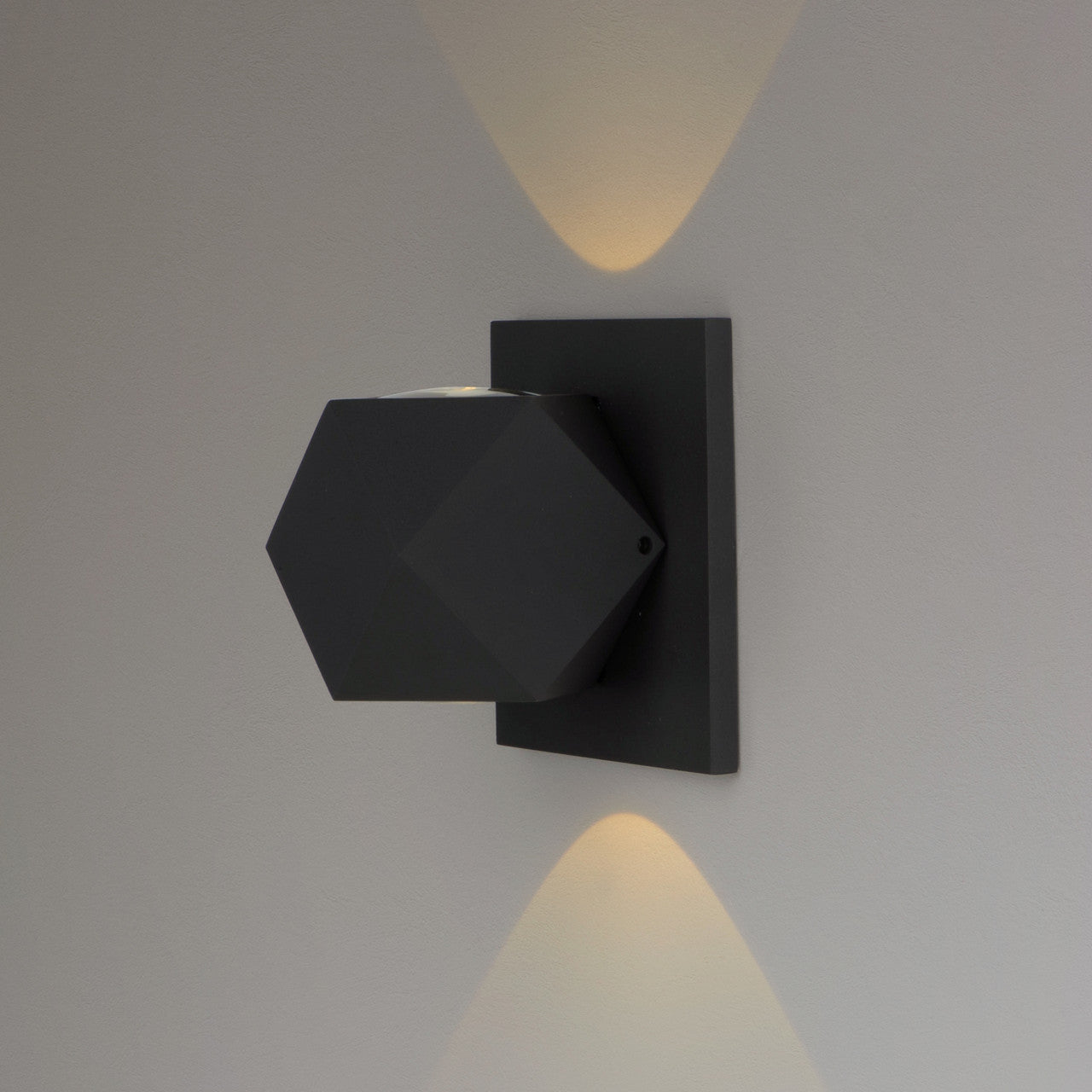 ET2 Contemporary Lighting Alumilux: Elemental LED Outdoor Wall Sconce in Bronze E41532-BZ