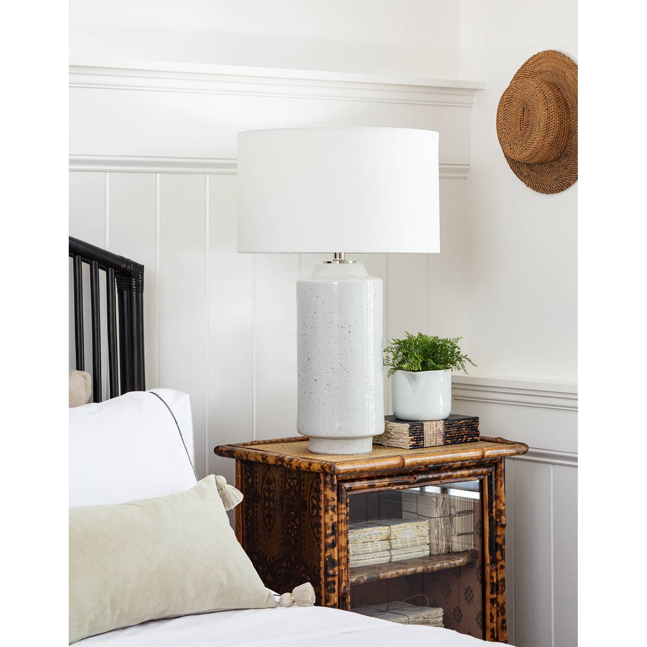 Regina Andrew Southern Living Markus Ceramic Table Lamp by Regina Andrew 13-1375